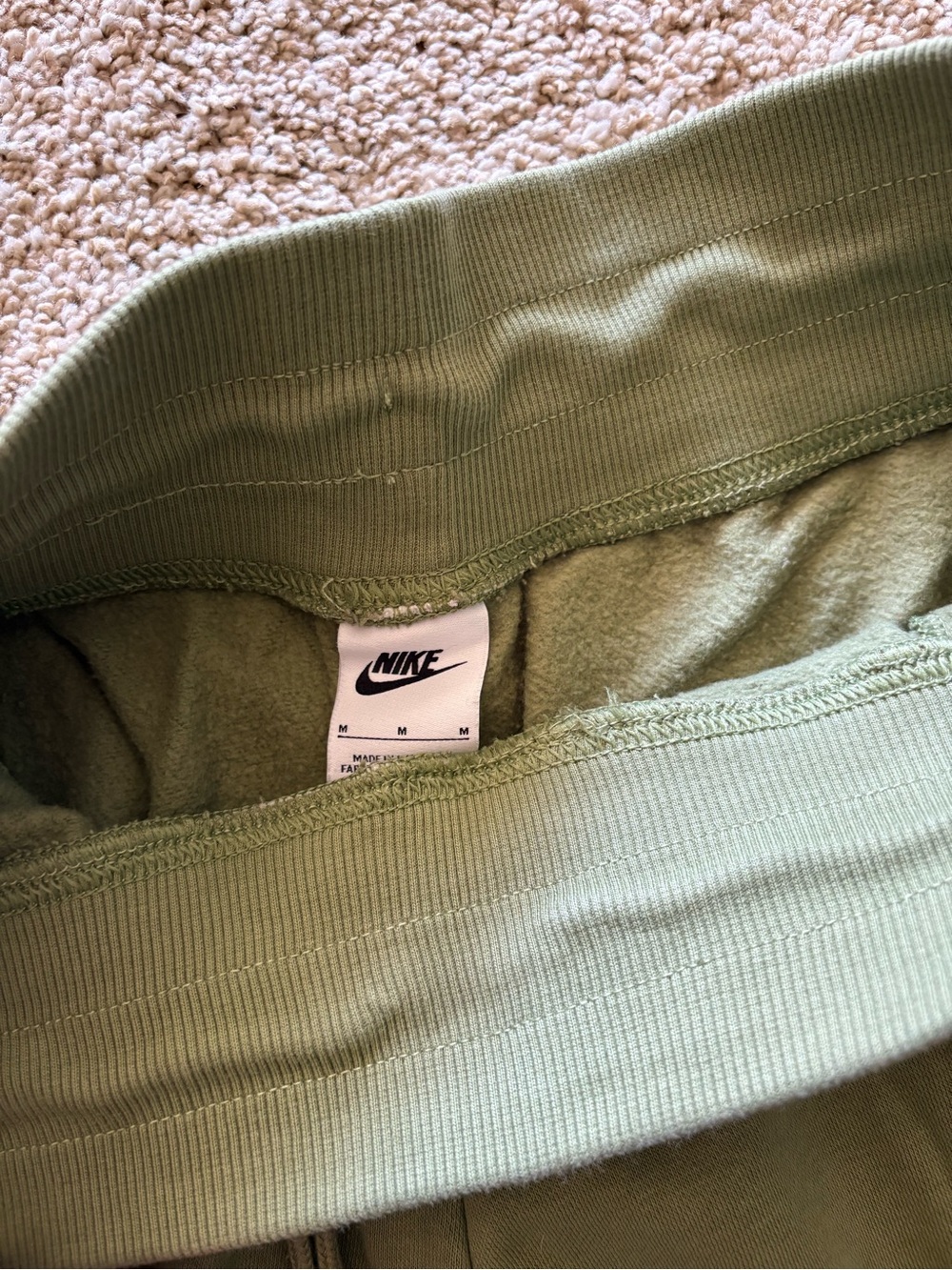 Nike Green Fleece Joggers - Picture 4 of 4